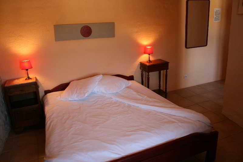 Auberge La Plaine Chabrillan Экстерьер фото